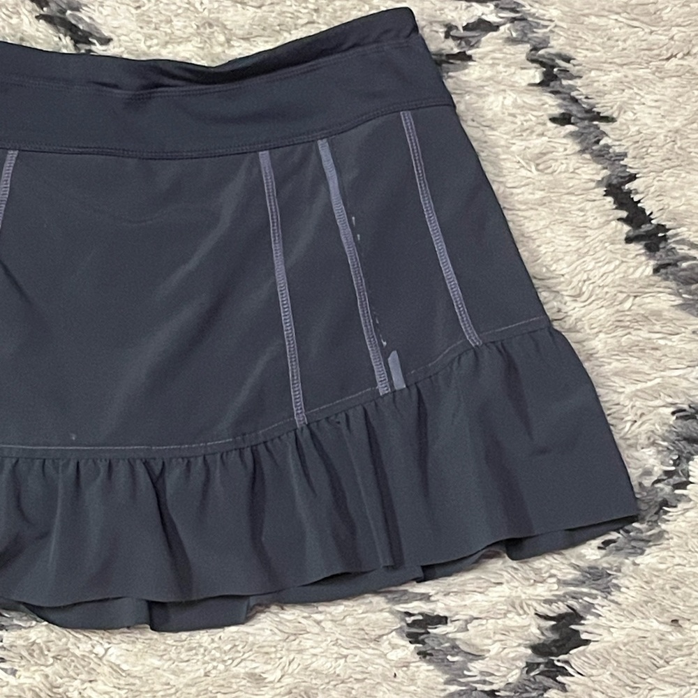 Athleta Take Off Skort in Dark Gray (Size 6) - Picture 3 of 11
